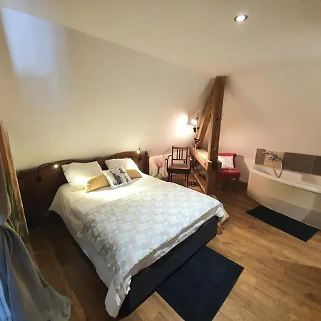 La Tour Du Bois Fleuri 아파트 *