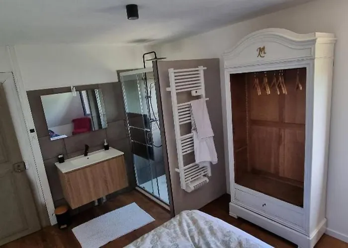 La Tour Du Bois Fleuri